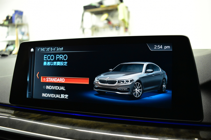 BMW 5シリーズ 530e Mｽﾎﾟｰﾂ PHEV ﾃﾞﾋﾞｭｰP ｿﾌﾄｸﾛｰｽﾞﾄﾞｱ 全席ﾋｰﾀｰ付黒革 LEDﾍｯﾄﾞﾗｲﾄ 追従ACC HUD ｼﾞｪｽﾁｬｰｺﾝﾄﾛｰﾙ 車線変更&逸脱警告 衝突軽減B ﾀｯﾁﾊﾟﾈﾙ対応iﾄﾞﾗｲﾌﾞHDDﾅﾋﾞﾌﾙｾｸﾞ 3Dﾋﾞｭｰ全周囲ｶﾒﾗ 液晶ﾒｰﾀｰ 電動ﾄﾗﾝｸ  KW車高調 19AW 2年保証