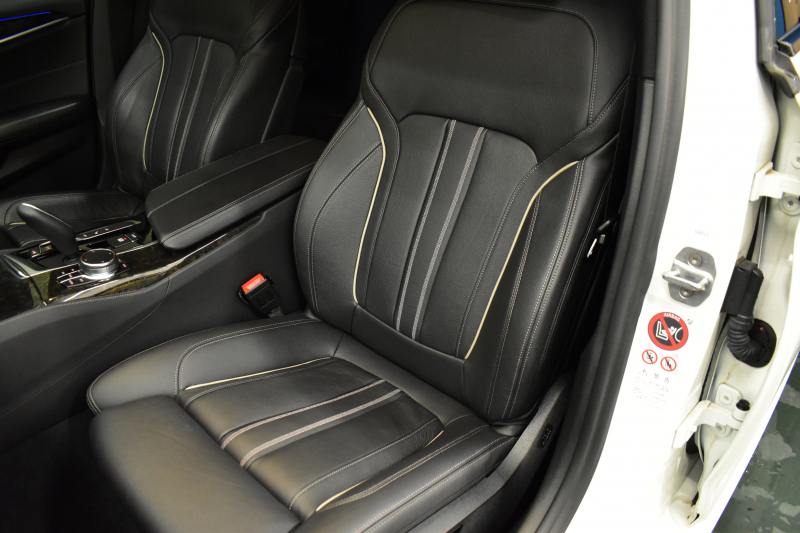 BMW 5シリーズ 530e Mｽﾎﾟｰﾂ PHEV ﾃﾞﾋﾞｭｰP ｿﾌﾄｸﾛｰｽﾞﾄﾞｱ 全席ﾋｰﾀｰ付黒革 LEDﾍｯﾄﾞﾗｲﾄ 追従ACC HUD ｼﾞｪｽﾁｬｰｺﾝﾄﾛｰﾙ 車線変更&逸脱警告 衝突軽減B ﾀｯﾁﾊﾟﾈﾙ対応iﾄﾞﾗｲﾌﾞHDDﾅﾋﾞﾌﾙｾｸﾞ 3Dﾋﾞｭｰ全周囲ｶﾒﾗ 液晶ﾒｰﾀｰ 電動ﾄﾗﾝｸ  KW車高調 19AW 2年保証