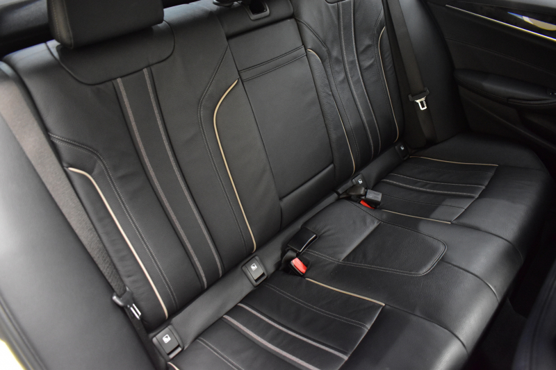 BMW 5シリーズ 530e Mｽﾎﾟｰﾂ PHEV ﾊｲﾗｲﾝP 全席ﾋｰﾀｰ付黒革 Mｽﾎﾟｰﾂﾌﾞﾚｰｷ LEDﾍｯﾄﾞﾗｲﾄ 追従ACC 車線変更&逸脱&歩行者警告 衝突軽減B ﾀｯﾁﾊﾟﾈﾙ対応iﾄﾞﾗｲﾌﾞHDDﾅﾋﾞﾌﾙｾｸﾞ 全周囲ｶﾒﾗ3Dﾋﾞｭｰ 液晶ﾒｰﾀｰ 電動ﾄﾗﾝｸ  19AW 2年保証