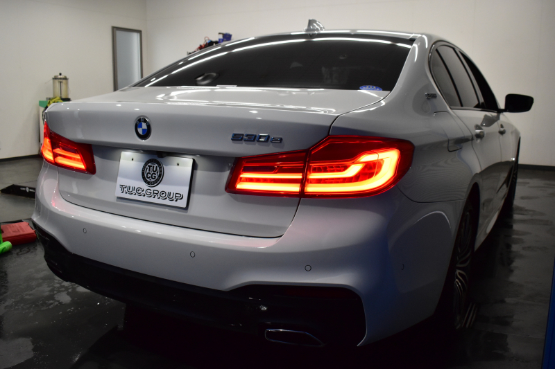 BMW 5シリーズ 530e Mｽﾎﾟｰﾂ PHEV ﾊｲﾗｲﾝP 全席ﾋｰﾀｰ付黒革 Mｽﾎﾟｰﾂﾌﾞﾚｰｷ LEDﾍｯﾄﾞﾗｲﾄ 追従ACC 車線変更&逸脱&歩行者警告 衝突軽減B ﾀｯﾁﾊﾟﾈﾙ対応iﾄﾞﾗｲﾌﾞHDDﾅﾋﾞﾌﾙｾｸﾞ 全周囲ｶﾒﾗ3Dﾋﾞｭｰ 液晶ﾒｰﾀｰ 電動ﾄﾗﾝｸ  19AW 2年保証