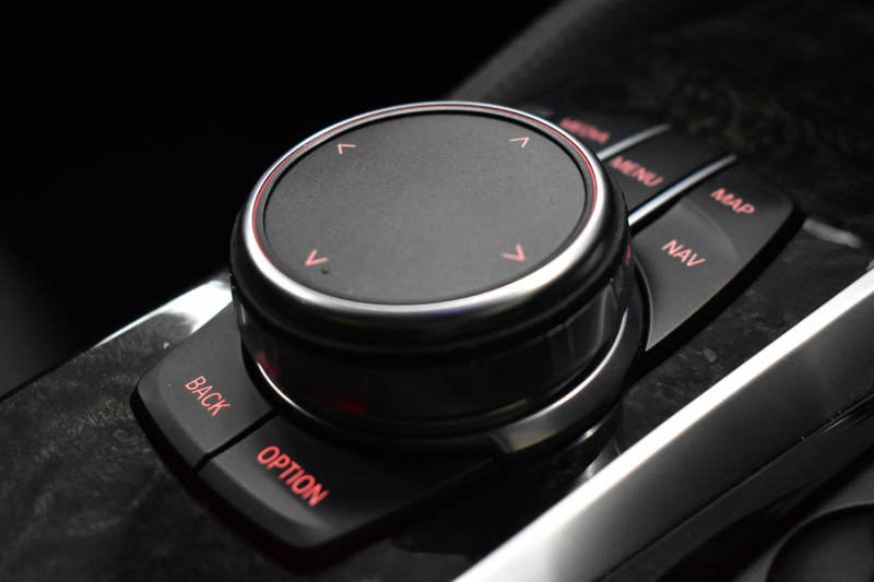 BMW 5シリーズ 530e Mｽﾎﾟｰﾂ PHEV ﾊｲﾗｲﾝP 全席ﾋｰﾀｰ付黒革 Mｽﾎﾟｰﾂﾌﾞﾚｰｷ LEDﾍｯﾄﾞﾗｲﾄ 追従ACC 車線変更&逸脱&歩行者警告 衝突軽減B ﾀｯﾁﾊﾟﾈﾙ対応iﾄﾞﾗｲﾌﾞHDDﾅﾋﾞﾌﾙｾｸﾞ 全周囲ｶﾒﾗ3Dﾋﾞｭｰ 液晶ﾒｰﾀｰ 電動ﾄﾗﾝｸ  19AW 2年保証