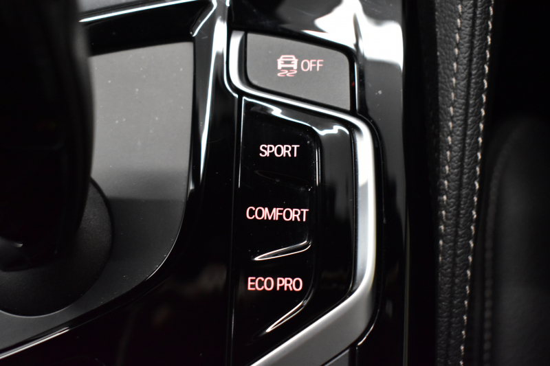 BMW 5シリーズ 530e Mｽﾎﾟｰﾂ PHEV ﾊｲﾗｲﾝP 全席ﾋｰﾀｰ付黒革 Mｽﾎﾟｰﾂﾌﾞﾚｰｷ LEDﾍｯﾄﾞﾗｲﾄ 追従ACC 車線変更&逸脱&歩行者警告 衝突軽減B ﾀｯﾁﾊﾟﾈﾙ対応iﾄﾞﾗｲﾌﾞHDDﾅﾋﾞﾌﾙｾｸﾞ 全周囲ｶﾒﾗ3Dﾋﾞｭｰ 液晶ﾒｰﾀｰ 電動ﾄﾗﾝｸ  19AW 2年保証