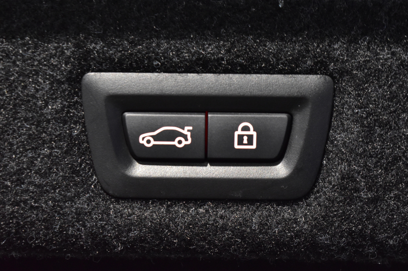 BMW 5シリーズ 530e Mｽﾎﾟｰﾂ PHEV ﾊｲﾗｲﾝP 全席ﾋｰﾀｰ付黒革 Mｽﾎﾟｰﾂﾌﾞﾚｰｷ LEDﾍｯﾄﾞﾗｲﾄ 追従ACC 車線変更&逸脱&歩行者警告 衝突軽減B ﾀｯﾁﾊﾟﾈﾙ対応iﾄﾞﾗｲﾌﾞHDDﾅﾋﾞﾌﾙｾｸﾞ 全周囲ｶﾒﾗ3Dﾋﾞｭｰ 液晶ﾒｰﾀｰ 電動ﾄﾗﾝｸ  19AW 2年保証