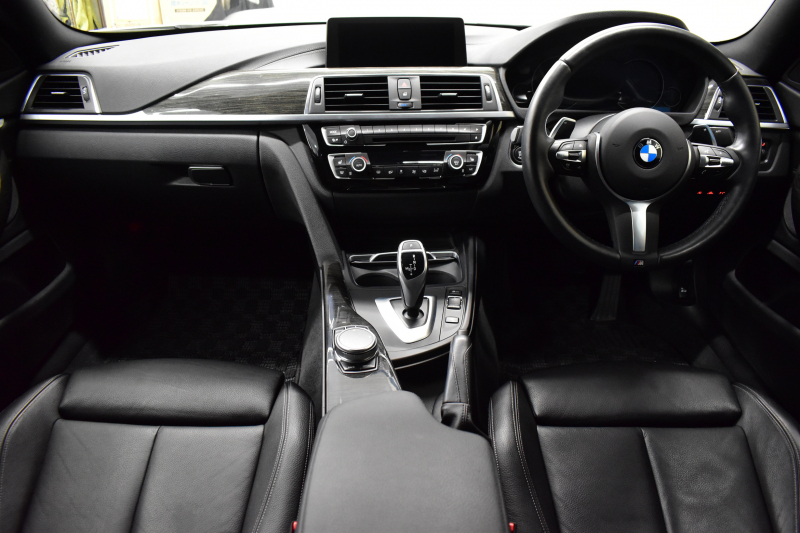 BMW 4シリーズ 420i ｸﾞﾗﾝｸｰﾍﾟ Mｽﾎﾟｰﾂ  LCI後期 ﾋｰﾀｰ付黒革 追従ACC ﾍｷｻｺﾞﾅﾙLEDﾍｯﾄﾞﾗｲﾄ&ﾃｰﾙ 液晶ﾒｰﾀｰ ﾀｯﾁﾊﾟﾈﾙ式iﾄﾞﾗｲﾌﾞHDDﾅﾋﾞ Bｶﾒﾗ 前後PDC ﾌﾙｾｸﾞ 車線変更&逸脱&歩行者警告 衝突軽減ﾌﾞﾚｰｷ 電動Rｹﾞｰﾄ 18AW DSRC 2年保証