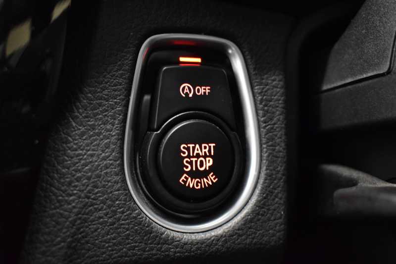 BMW 3シリーズ 320dﾂｰﾘﾝｸﾞ Mｽﾎﾟｰﾂ  LCI後期 8Cｴﾝｼﾞﾝ ﾊﾟﾉﾗﾏｻﾝﾙｰﾌ ﾋｰﾀｰ付黒革 LEDﾍｯﾄﾞﾗｲﾄ&ﾃｰﾙ 追従ACC 車線変更&逸脱&歩行者警告 衝突軽減ﾌﾞﾚｰｷ 18AW ﾀｯﾁﾊﾟｯﾄﾞ式iﾄﾞﾗｲﾌﾞHDDﾅﾋﾞ Bｶﾒﾗ前後PDC 電動Rｹﾞｰﾄ 2年保証