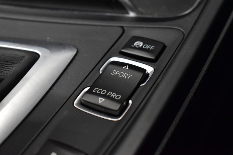 BMW 3シリーズ 320dﾂｰﾘﾝｸﾞ Mｽﾎﾟｰﾂ  LCI後期 8Cｴﾝｼﾞﾝ ﾊﾟﾉﾗﾏｻﾝﾙｰﾌ ﾋｰﾀｰ付黒革 LEDﾍｯﾄﾞﾗｲﾄ&ﾃｰﾙ 追従ACC 車線変更&逸脱&歩行者警告 衝突軽減ﾌﾞﾚｰｷ 18AW ﾀｯﾁﾊﾟｯﾄﾞ式iﾄﾞﾗｲﾌﾞHDDﾅﾋﾞ Bｶﾒﾗ前後PDC 電動Rｹﾞｰﾄ 2年保証