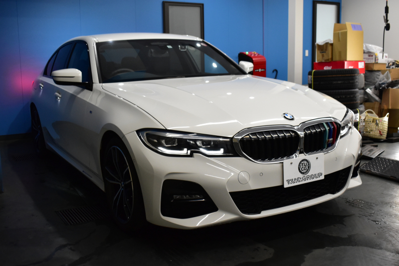 BMW 3シリーズ 320i Mｽﾎﾟｰﾂ ﾃﾞﾋﾞｭｰ&ｺﾝﾌｫｰﾄP ﾋｰﾀｰ付ﾌﾞﾗｯｸﾚｻﾞｰ ｵﾌﾟｼｮﾝ19AW 全周囲ｶﾒﾗ ﾀｯﾁﾊﾟﾈﾙﾅﾋﾞ ﾌﾙｾｸﾞTV ｱｯﾌﾟﾙｶｰﾌﾟﾚｲ 追従ACC LEDﾍｯﾄﾞﾗｲﾄ 電動ﾄﾗﾝｸ 側面衝突&車線変更&逸脱&歩行者警告 液晶ﾒｰﾀｰ 後退ｱｼｽﾄ Pｱｼｽﾄ 2年保証