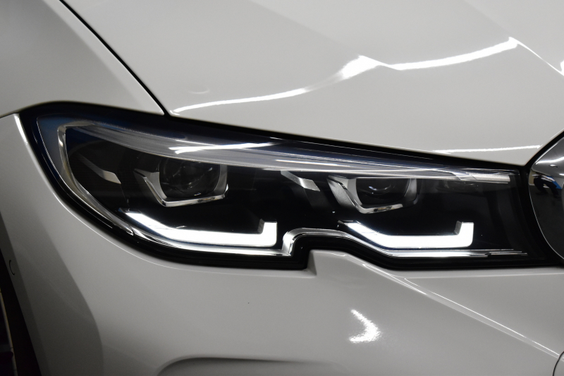 BMW 3シリーズ 320i Mｽﾎﾟｰﾂ ﾃﾞﾋﾞｭｰ&ｺﾝﾌｫｰﾄP ﾋｰﾀｰ付ﾌﾞﾗｯｸﾚｻﾞｰ ｵﾌﾟｼｮﾝ19AW 全周囲ｶﾒﾗ ﾀｯﾁﾊﾟﾈﾙﾅﾋﾞ ﾌﾙｾｸﾞTV ｱｯﾌﾟﾙｶｰﾌﾟﾚｲ 追従ACC LEDﾍｯﾄﾞﾗｲﾄ 電動ﾄﾗﾝｸ 側面衝突&車線変更&逸脱&歩行者警告 液晶ﾒｰﾀｰ 後退ｱｼｽﾄ Pｱｼｽﾄ 2年保証