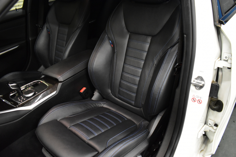 BMW 3シリーズ 320i Mｽﾎﾟｰﾂ ﾃﾞﾋﾞｭｰ&ｺﾝﾌｫｰﾄP ﾋｰﾀｰ付ﾌﾞﾗｯｸﾚｻﾞｰ ｵﾌﾟｼｮﾝ19AW 全周囲ｶﾒﾗ ﾀｯﾁﾊﾟﾈﾙﾅﾋﾞ ﾌﾙｾｸﾞTV ｱｯﾌﾟﾙｶｰﾌﾟﾚｲ 追従ACC LEDﾍｯﾄﾞﾗｲﾄ 電動ﾄﾗﾝｸ 側面衝突&車線変更&逸脱&歩行者警告 液晶ﾒｰﾀｰ 後退ｱｼｽﾄ Pｱｼｽﾄ 2年保証