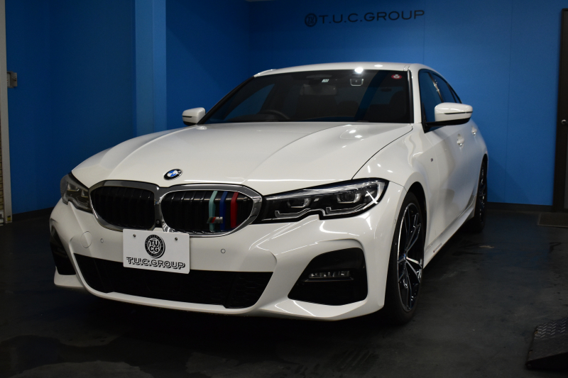 BMW 3シリーズ 320i Mｽﾎﾟｰﾂ ﾃﾞﾋﾞｭｰ&ｺﾝﾌｫｰﾄP ﾋｰﾀｰ付ﾌﾞﾗｯｸﾚｻﾞｰ ｵﾌﾟｼｮﾝ19AW 全周囲ｶﾒﾗ ﾀｯﾁﾊﾟﾈﾙﾅﾋﾞ ﾌﾙｾｸﾞTV ｱｯﾌﾟﾙｶｰﾌﾟﾚｲ 追従ACC LEDﾍｯﾄﾞﾗｲﾄ 電動ﾄﾗﾝｸ 側面衝突&車線変更&逸脱&歩行者警告 液晶ﾒｰﾀｰ 後退ｱｼｽﾄ Pｱｼｽﾄ 2年保証