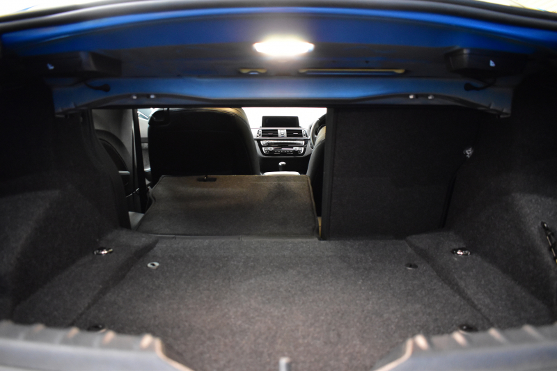 BMW Mシリーズ M2 6速MT LCI後期 ﾋｰﾀｰ付黒革 ｱﾀﾞﾌﾟﾃｨﾌﾞﾍｷｻｺﾞﾅﾙLEDﾍｯﾄﾞﾗｲﾄ&ﾃｰﾙ  ﾀｯﾁﾊﾟﾈﾙHDDﾅﾋﾞ Bｶﾒﾗ Scan-Speak社製ｽﾋﾟｰｶｰ/Studie Sound System 19AW 車線逸脱&歩行者警告 衝突軽減 ｶｰﾎﾞﾝｲﾝﾃﾘｱ  ﾌﾞﾗｯｸｸﾞﾘﾙ iｽﾄｯﾌﾟ ｽﾏｰﾄｷｰ 2年保証