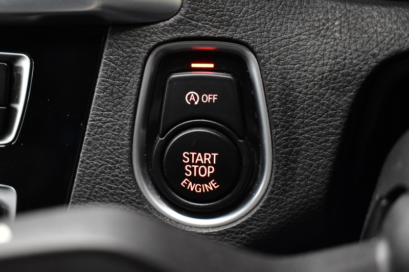 BMW Mシリーズ M2 6速MT LCI後期 ﾋｰﾀｰ付黒革 ｱﾀﾞﾌﾟﾃｨﾌﾞﾍｷｻｺﾞﾅﾙLEDﾍｯﾄﾞﾗｲﾄ&ﾃｰﾙ  ﾀｯﾁﾊﾟﾈﾙHDDﾅﾋﾞ Bｶﾒﾗ Scan-Speak社製ｽﾋﾟｰｶｰ/Studie Sound System 19AW 車線逸脱&歩行者警告 衝突軽減 ｶｰﾎﾞﾝｲﾝﾃﾘｱ  ﾌﾞﾗｯｸｸﾞﾘﾙ iｽﾄｯﾌﾟ ｽﾏｰﾄｷｰ 2年保証