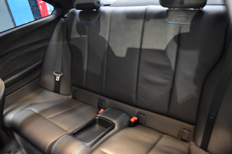 BMW Mシリーズ M2 6速MT LCI後期 ﾋｰﾀｰ付黒革 ｱﾀﾞﾌﾟﾃｨﾌﾞﾍｷｻｺﾞﾅﾙLEDﾍｯﾄﾞﾗｲﾄ&ﾃｰﾙ  ﾀｯﾁﾊﾟﾈﾙHDDﾅﾋﾞ Bｶﾒﾗ Scan-Speak社製ｽﾋﾟｰｶｰ/Studie Sound System 19AW 車線逸脱&歩行者警告 衝突軽減 ｶｰﾎﾞﾝｲﾝﾃﾘｱ  ﾌﾞﾗｯｸｸﾞﾘﾙ iｽﾄｯﾌﾟ ｽﾏｰﾄｷｰ 2年保証