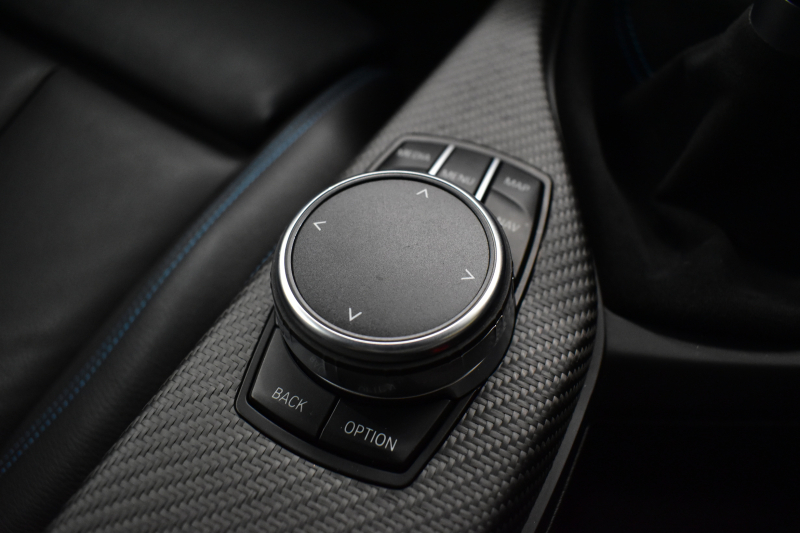 BMW Mシリーズ M2 6速MT LCI後期 ﾋｰﾀｰ付黒革 ｱﾀﾞﾌﾟﾃｨﾌﾞﾍｷｻｺﾞﾅﾙLEDﾍｯﾄﾞﾗｲﾄ&ﾃｰﾙ  ﾀｯﾁﾊﾟﾈﾙHDDﾅﾋﾞ Bｶﾒﾗ Scan-Speak社製ｽﾋﾟｰｶｰ/Studie Sound System 19AW 車線逸脱&歩行者警告 衝突軽減 ｶｰﾎﾞﾝｲﾝﾃﾘｱ  ﾌﾞﾗｯｸｸﾞﾘﾙ iｽﾄｯﾌﾟ ｽﾏｰﾄｷｰ 2年保証