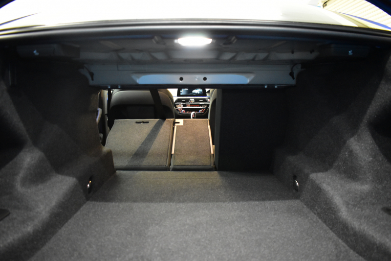 BMW 5シリーズ 530i Mｽﾎﾟｰﾂ ﾊｲﾗｲﾝ&ｲﾉﾍﾞｰｼｮﾝP  全席ﾋｰﾀｰﾌﾞﾗｯｸ革 LEDﾍｯﾄﾞﾗｲﾄ 追従ACC HUD ﾘﾓｰﾄP 液晶ﾒｰﾀｰﾊﾟﾈﾙ 車線変更&逸脱警告 衝突軽減B ｼﾞｪｽﾁｬｰC対応ﾀｯﾁﾊﾟﾈﾙiﾄﾞﾗｲﾌﾞHDDﾅﾋﾞﾌﾙｾｸﾞ 3Dﾋﾞｭｰ Bｶﾒﾗ 電動ﾄﾗﾝｸ 2年保証