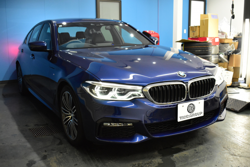 BMW 5シリーズ 530i Mｽﾎﾟｰﾂ ﾊｲﾗｲﾝ&ｲﾉﾍﾞｰｼｮﾝP  全席ﾋｰﾀｰﾌﾞﾗｯｸ革 LEDﾍｯﾄﾞﾗｲﾄ 追従ACC HUD ﾘﾓｰﾄP 液晶ﾒｰﾀｰﾊﾟﾈﾙ 車線変更&逸脱警告 衝突軽減B ｼﾞｪｽﾁｬｰC対応ﾀｯﾁﾊﾟﾈﾙiﾄﾞﾗｲﾌﾞHDDﾅﾋﾞﾌﾙｾｸﾞ 3Dﾋﾞｭｰ Bｶﾒﾗ 電動ﾄﾗﾝｸ 2年保証