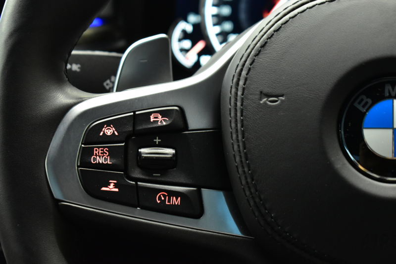 BMW 5シリーズ 530i Mｽﾎﾟｰﾂ ﾊｲﾗｲﾝ&ｲﾉﾍﾞｰｼｮﾝP  全席ﾋｰﾀｰﾌﾞﾗｯｸ革 LEDﾍｯﾄﾞﾗｲﾄ 追従ACC HUD ﾘﾓｰﾄP 液晶ﾒｰﾀｰﾊﾟﾈﾙ 車線変更&逸脱警告 衝突軽減B ｼﾞｪｽﾁｬｰC対応ﾀｯﾁﾊﾟﾈﾙiﾄﾞﾗｲﾌﾞHDDﾅﾋﾞﾌﾙｾｸﾞ 3Dﾋﾞｭｰ Bｶﾒﾗ 電動ﾄﾗﾝｸ 2年保証