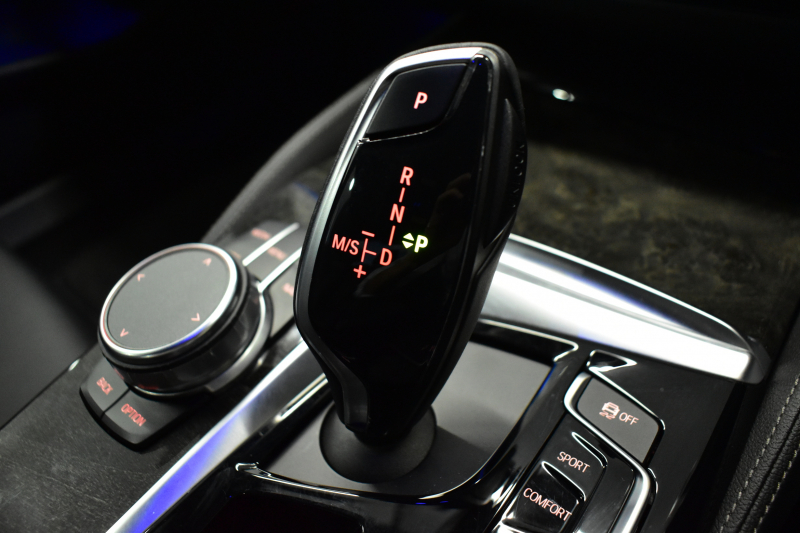 BMW 5シリーズ 530i Mｽﾎﾟｰﾂ ﾊｲﾗｲﾝ&ｲﾉﾍﾞｰｼｮﾝP  全席ﾋｰﾀｰﾌﾞﾗｯｸ革 LEDﾍｯﾄﾞﾗｲﾄ 追従ACC HUD ﾘﾓｰﾄP 液晶ﾒｰﾀｰﾊﾟﾈﾙ 車線変更&逸脱警告 衝突軽減B ｼﾞｪｽﾁｬｰC対応ﾀｯﾁﾊﾟﾈﾙiﾄﾞﾗｲﾌﾞHDDﾅﾋﾞﾌﾙｾｸﾞ 3Dﾋﾞｭｰ Bｶﾒﾗ 電動ﾄﾗﾝｸ 2年保証