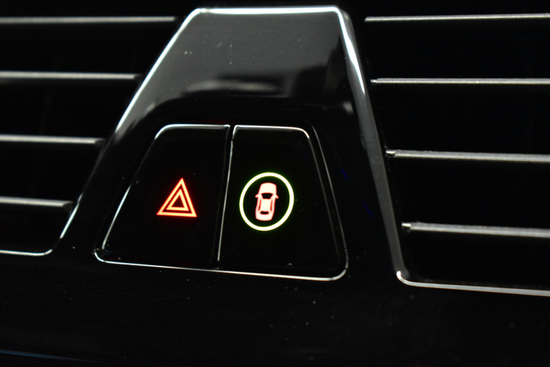 BMW 5シリーズ 530i Mｽﾎﾟｰﾂ ﾊｲﾗｲﾝ&ｲﾉﾍﾞｰｼｮﾝP  全席ﾋｰﾀｰﾌﾞﾗｯｸ革 LEDﾍｯﾄﾞﾗｲﾄ 追従ACC HUD ﾘﾓｰﾄP 液晶ﾒｰﾀｰﾊﾟﾈﾙ 車線変更&逸脱警告 衝突軽減B ｼﾞｪｽﾁｬｰC対応ﾀｯﾁﾊﾟﾈﾙiﾄﾞﾗｲﾌﾞHDDﾅﾋﾞﾌﾙｾｸﾞ 3Dﾋﾞｭｰ Bｶﾒﾗ 電動ﾄﾗﾝｸ 2年保証