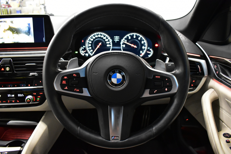 BMW 5シリーズ 530i Mｽﾎﾟｰﾂ 高出力ﾓﾃﾞﾙ ﾃﾞﾋﾞｭｰP ﾊｲﾗｲﾝP 全席ﾋｰﾀｰ付ｱｲﾎﾞﾘｰ革 ｿﾌﾄｸﾛｰｽﾞﾄﾞｱ HUD LEDﾍｯﾄﾞﾗｲﾄ 追従ACC 車線変更警告 Pｱｼｽﾄ 液晶ﾒｰﾀｰ ﾀｯﾁﾊﾟﾈﾙ対応iﾄﾞﾗｲﾌﾞHDDﾅﾋﾞﾌﾙｾｸﾞ ｼﾞｪｽﾁｬｰ 3Dﾋﾞｭｰ Bｶﾒﾗ 電動ﾄﾗﾝｸ 2年保証