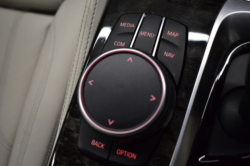 BMW 5シリーズ 530i Mｽﾎﾟｰﾂ 高出力ﾓﾃﾞﾙ ﾃﾞﾋﾞｭｰP ﾊｲﾗｲﾝP 全席ﾋｰﾀｰ付ｱｲﾎﾞﾘｰ革 ｿﾌﾄｸﾛｰｽﾞﾄﾞｱ HUD LEDﾍｯﾄﾞﾗｲﾄ 追従ACC 車線変更警告 Pｱｼｽﾄ 液晶ﾒｰﾀｰ ﾀｯﾁﾊﾟﾈﾙ対応iﾄﾞﾗｲﾌﾞHDDﾅﾋﾞﾌﾙｾｸﾞ ｼﾞｪｽﾁｬｰ 3Dﾋﾞｭｰ Bｶﾒﾗ 電動ﾄﾗﾝｸ 2年保証