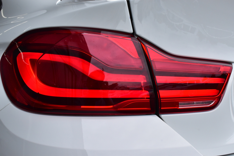 BMW Mシリーズ M4ｸｰﾍﾟ ｺﾝﾍﾟﾃｨｼｮﾝ 450馬力 LCI後期 ｱﾀﾞﾌﾟﾃｨﾌﾞMｻｽ ﾍｷｻｺﾞﾅﾙLED&ﾃｰﾙ 7速DCT Mﾊﾟﾌｫｰﾏﾝｽｴｱﾛ 3Dﾃﾞｻﾞｲﾝｶｰﾎﾞﾝﾘｱﾃﾞｨﾌｭｰｻﾞｰ 専用鍛造20AW 専用軽量ﾋｰﾀｰ付赤革 車線変更＆逸脱＆歩行者警告 ﾀｯﾁﾊﾟﾈﾙﾅﾋﾞBｶﾒﾗ ﾊｰﾏﾝｶｰﾄﾞﾝ  2年保証