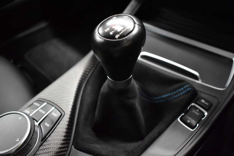 BMW Mシリーズ M2 6速MT LCI後期 ﾋｰﾀｰ付黒革 ｱﾀﾞﾌﾟﾃｨﾌﾞﾍｷｻｺﾞﾅﾙLEDﾍｯﾄﾞﾗｲﾄ&ﾃｰﾙ  ﾀｯﾁﾊﾟﾈﾙHDDﾅﾋﾞ Bｶﾒﾗ ﾘｱPDC 19AW 車線逸脱&歩行者警告 衝突軽減ﾌﾞﾚｰｷ ｶｰﾎﾞﾝｲﾝﾃﾘｱ  ﾌﾞﾗｯｸｸﾞﾘﾙ iｽﾄｯﾌﾟ ｽﾏｰﾄｷｰ 2年保証