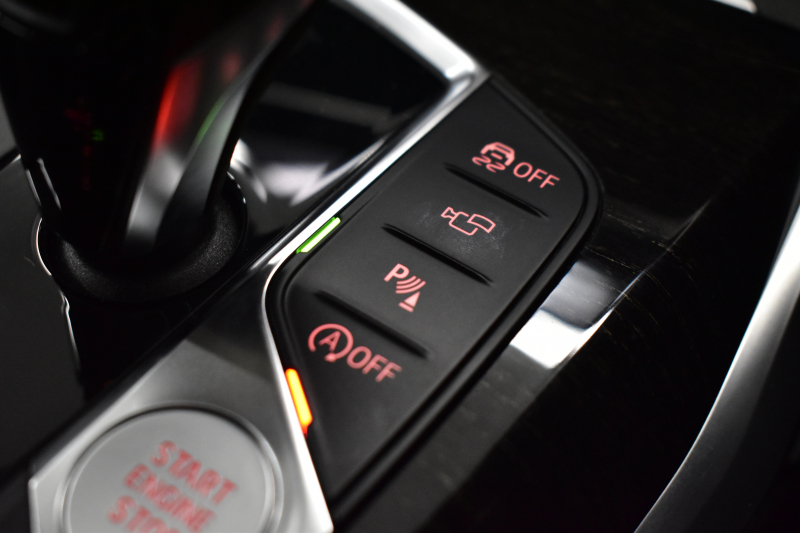 BMW 3シリーズ 330i Mｽﾎﾟｰﾂ 期間限定掲載 高出力 ｲﾉﾍﾞｰｼｮﾝ&ﾌｧｽﾄﾄﾗｯｸ＆ﾊｲﾗｲﾝ&ｺﾝﾌｫｰﾄP ﾚｰｻﾞｰLEDﾗｲﾄ ﾋｰﾀｰ付黒革 ACC HUD 19AW Mｽﾎﾟｰﾂﾌﾞﾚｰｷ 可変Mｻｽ 全周囲ｶﾒﾗ3Dﾋﾞｭｰ駐車ｱｼｽﾄ ｼﾞｪｽﾁｬｰｺﾝﾄﾛｰﾙ付ﾀｯﾁﾊﾟﾈﾙﾅﾋﾞ 電動ﾄﾗﾝｸ ﾜｲﾔﾚｽ充電 2年保証