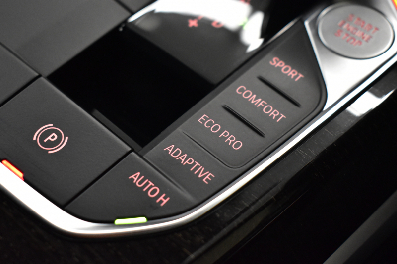 BMW 3シリーズ 330i Mｽﾎﾟｰﾂ 期間限定掲載 高出力 ｲﾉﾍﾞｰｼｮﾝ&ﾌｧｽﾄﾄﾗｯｸ＆ﾊｲﾗｲﾝ&ｺﾝﾌｫｰﾄP ﾚｰｻﾞｰLEDﾗｲﾄ ﾋｰﾀｰ付黒革 ACC HUD 19AW Mｽﾎﾟｰﾂﾌﾞﾚｰｷ 可変Mｻｽ 全周囲ｶﾒﾗ3Dﾋﾞｭｰ駐車ｱｼｽﾄ ｼﾞｪｽﾁｬｰｺﾝﾄﾛｰﾙ付ﾀｯﾁﾊﾟﾈﾙﾅﾋﾞ 電動ﾄﾗﾝｸ ﾜｲﾔﾚｽ充電 2年保証