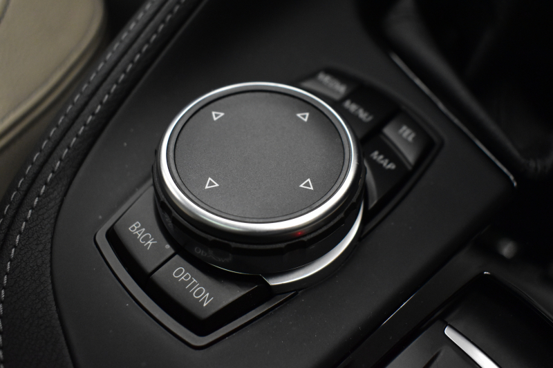 BMW X1 Xdrive25i Xﾗｲﾝ 4WD ﾊﾟﾉﾗﾏSR ﾊｲﾗｲﾝ&ｺﾝﾌｫｰﾄP 追従ACC ﾋｰﾀｰ付電動白革 ﾀｯﾁﾊﾟｯﾄﾞﾅﾋﾞBｶﾒﾗ Pｱｼｽﾄ前後PDC 衝突軽減B 車線逸脱&歩行者警告 電動Rｹﾞｰﾄ ｳｯﾄﾞｲﾝﾃﾘｱ ﾄﾞﾗﾊﾟﾌｫ 19AW 2年保証