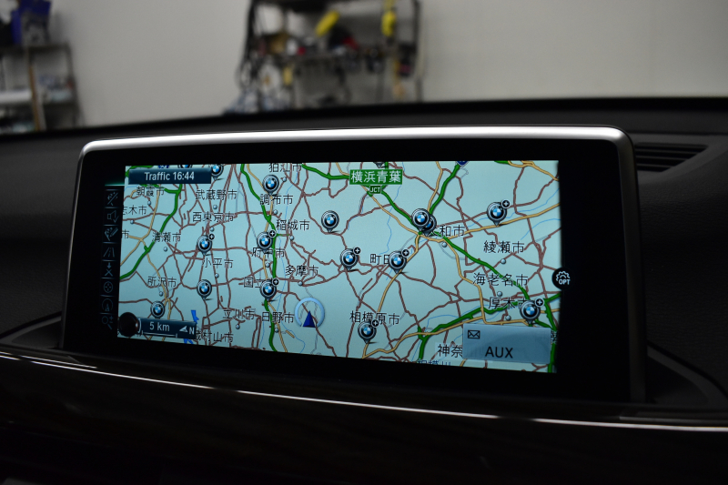 BMW X1 Xdrive25i Xﾗｲﾝ 4WD ﾊﾟﾉﾗﾏSR ﾊｲﾗｲﾝ&ｺﾝﾌｫｰﾄP 追従ACC ﾋｰﾀｰ付電動白革 ﾀｯﾁﾊﾟｯﾄﾞﾅﾋﾞBｶﾒﾗ Pｱｼｽﾄ前後PDC 衝突軽減B 車線逸脱&歩行者警告 電動Rｹﾞｰﾄ ｳｯﾄﾞｲﾝﾃﾘｱ ﾄﾞﾗﾊﾟﾌｫ 19AW 2年保証