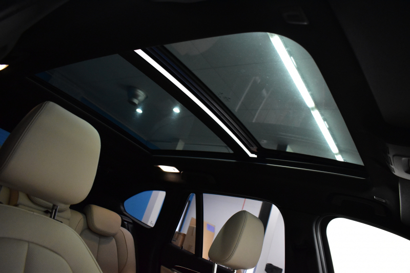 BMW X1 Xdrive25i Xﾗｲﾝ 4WD ﾊﾟﾉﾗﾏSR ﾊｲﾗｲﾝ&ｺﾝﾌｫｰﾄP 追従ACC ﾋｰﾀｰ付電動白革 ﾀｯﾁﾊﾟｯﾄﾞﾅﾋﾞBｶﾒﾗ Pｱｼｽﾄ前後PDC 衝突軽減B 車線逸脱&歩行者警告 電動Rｹﾞｰﾄ ｳｯﾄﾞｲﾝﾃﾘｱ ﾄﾞﾗﾊﾟﾌｫ 19AW 2年保証