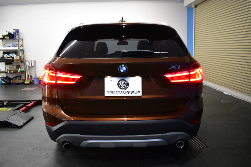 BMW X1 Xdrive25i Xﾗｲﾝ 4WD ﾊﾟﾉﾗﾏSR ﾊｲﾗｲﾝ&ｺﾝﾌｫｰﾄP 追従ACC ﾋｰﾀｰ付電動白革 ﾀｯﾁﾊﾟｯﾄﾞﾅﾋﾞBｶﾒﾗ Pｱｼｽﾄ前後PDC 衝突軽減B 車線逸脱&歩行者警告 電動Rｹﾞｰﾄ ｳｯﾄﾞｲﾝﾃﾘｱ ﾄﾞﾗﾊﾟﾌｫ 19AW 2年保証