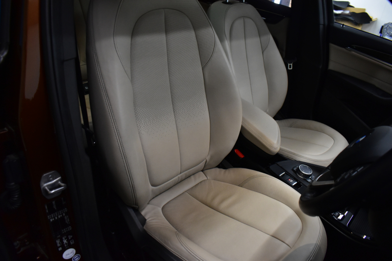 BMW X1 Xdrive25i Xﾗｲﾝ 4WD ﾊﾟﾉﾗﾏSR ﾊｲﾗｲﾝ&ｺﾝﾌｫｰﾄP 追従ACC ﾋｰﾀｰ付電動白革 ﾀｯﾁﾊﾟｯﾄﾞﾅﾋﾞBｶﾒﾗ Pｱｼｽﾄ前後PDC 衝突軽減B 車線逸脱&歩行者警告 電動Rｹﾞｰﾄ ｳｯﾄﾞｲﾝﾃﾘｱ ﾄﾞﾗﾊﾟﾌｫ 19AW 2年保証