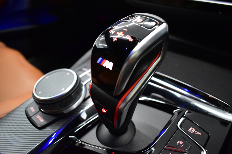 BMW Mシリーズ M5 V8ﾂｲﾝﾀｰﾎﾞ600馬力 MxDrive（4WD//2WD切替可）1ｵｰﾅｰ ｺﾝﾌｫｰﾄP  全席ﾋｰﾀｰ&前席ﾍﾞﾝﾁﾚｰｼｮﾝ&ﾏｯｻｰｼﾞ付ﾌﾞﾗｳﾝ&ﾌﾞﾗｯｸﾚｻﾞｰ ｽﾃｱﾘﾝｸﾞﾋｰﾀｰ ｱﾝﾋﾞｴﾝﾄｴｱP ﾀﾞｰｸｶｰﾎﾞﾝｲﾝﾃﾘｱ 追従ACC LCW LEDﾍｯﾄﾞﾗｲﾄ HUD 液晶ﾒｰﾀｰ 3Dﾋﾞｭｰ 20AW 2年保証