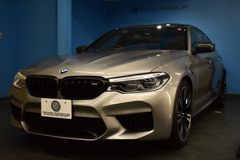 BMW Mシリーズ M5 V8ﾂｲﾝﾀｰﾎﾞ600馬力 MxDrive（4WD//2WD切替可）1ｵｰﾅｰ ｺﾝﾌｫｰﾄP  全席ﾋｰﾀｰ&前席ﾍﾞﾝﾁﾚｰｼｮﾝ&ﾏｯｻｰｼﾞ付ﾌﾞﾗｳﾝ&ﾌﾞﾗｯｸﾚｻﾞｰ ｽﾃｱﾘﾝｸﾞﾋｰﾀｰ ｱﾝﾋﾞｴﾝﾄｴｱP ﾀﾞｰｸｶｰﾎﾞﾝｲﾝﾃﾘｱ 追従ACC LCW LEDﾍｯﾄﾞﾗｲﾄ HUD 液晶ﾒｰﾀｰ 3Dﾋﾞｭｰ 20AW 2年保証