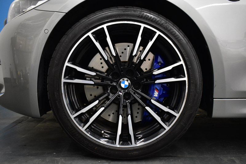 BMW Mシリーズ M5 V8ﾂｲﾝﾀｰﾎﾞ600馬力 MxDrive（4WD//2WD切替可）1ｵｰﾅｰ ｺﾝﾌｫｰﾄP  全席ﾋｰﾀｰ&前席ﾍﾞﾝﾁﾚｰｼｮﾝ&ﾏｯｻｰｼﾞ付ﾌﾞﾗｳﾝ&ﾌﾞﾗｯｸﾚｻﾞｰ ｽﾃｱﾘﾝｸﾞﾋｰﾀｰ ｱﾝﾋﾞｴﾝﾄｴｱP ﾀﾞｰｸｶｰﾎﾞﾝｲﾝﾃﾘｱ 追従ACC LCW LEDﾍｯﾄﾞﾗｲﾄ HUD 液晶ﾒｰﾀｰ 3Dﾋﾞｭｰ 20AW 2年保証