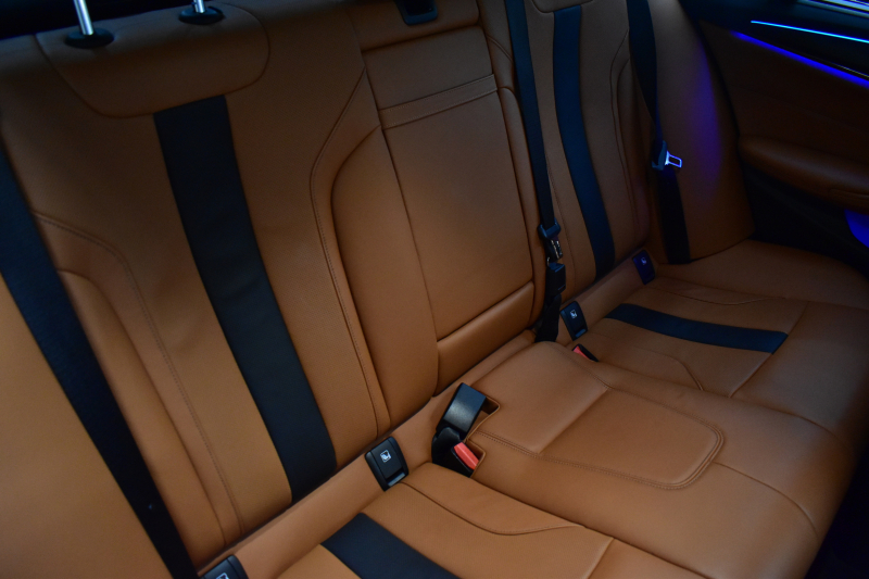 BMW Mシリーズ M5 V8ﾂｲﾝﾀｰﾎﾞ600馬力 MxDrive（4WD//2WD切替可）1ｵｰﾅｰ ｺﾝﾌｫｰﾄP  全席ﾋｰﾀｰ&前席ﾍﾞﾝﾁﾚｰｼｮﾝ&ﾏｯｻｰｼﾞ付ﾌﾞﾗｳﾝ&ﾌﾞﾗｯｸﾚｻﾞｰ ｽﾃｱﾘﾝｸﾞﾋｰﾀｰ ｱﾝﾋﾞｴﾝﾄｴｱP ﾀﾞｰｸｶｰﾎﾞﾝｲﾝﾃﾘｱ 追従ACC LCW LEDﾍｯﾄﾞﾗｲﾄ HUD 液晶ﾒｰﾀｰ 3Dﾋﾞｭｰ 20AW 2年保証