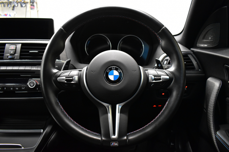 BMW Mシリーズ M2 ｺﾝﾍﾟﾃｨｼｮﾝ MDCT 7速DCT LCI後期 ｺﾝﾍﾟﾃｨｼｮﾝ専用410馬力ｴﾝｼﾞﾝ ﾍｷｻｺﾞﾅﾙLEDﾍｯﾄﾞﾗｲﾄ&ﾃｰﾙ ﾋｰﾀｰ付黒革 ﾀｯﾁﾊﾟﾈﾙHDDﾅﾋﾞBｶﾒﾗ 19AW ﾊｰﾏﾝｶｰﾄﾞﾝ 車線逸脱&歩行者警告 衝突軽減ﾌﾞﾚｰｷ ｶｰﾎﾞﾝｲﾝﾃﾘｱ Mｼｰﾄﾍﾞﾙﾄ 2年保証