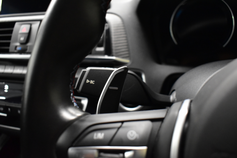 BMW Mシリーズ M2 ｺﾝﾍﾟﾃｨｼｮﾝ MDCT 7速DCT LCI後期 ｺﾝﾍﾟﾃｨｼｮﾝ専用410馬力ｴﾝｼﾞﾝ ﾍｷｻｺﾞﾅﾙLEDﾍｯﾄﾞﾗｲﾄ&ﾃｰﾙ ﾋｰﾀｰ付黒革 ﾀｯﾁﾊﾟﾈﾙHDDﾅﾋﾞBｶﾒﾗ 19AW ﾊｰﾏﾝｶｰﾄﾞﾝ 車線逸脱&歩行者警告 衝突軽減ﾌﾞﾚｰｷ ｶｰﾎﾞﾝｲﾝﾃﾘｱ Mｼｰﾄﾍﾞﾙﾄ 2年保証