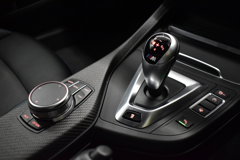 BMW Mシリーズ M2 ｺﾝﾍﾟﾃｨｼｮﾝ MDCT 7速DCT LCI後期 ｺﾝﾍﾟﾃｨｼｮﾝ専用410馬力ｴﾝｼﾞﾝ ﾍｷｻｺﾞﾅﾙLEDﾍｯﾄﾞﾗｲﾄ&ﾃｰﾙ ﾋｰﾀｰ付黒革 ﾀｯﾁﾊﾟﾈﾙHDDﾅﾋﾞBｶﾒﾗ 19AW ﾊｰﾏﾝｶｰﾄﾞﾝ 車線逸脱&歩行者警告 衝突軽減ﾌﾞﾚｰｷ ｶｰﾎﾞﾝｲﾝﾃﾘｱ Mｼｰﾄﾍﾞﾙﾄ 2年保証