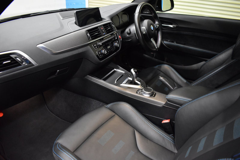 BMW Mシリーズ M2 ｺﾝﾍﾟﾃｨｼｮﾝ MDCT 7速DCT LCI後期 ｺﾝﾍﾟﾃｨｼｮﾝ専用410馬力ｴﾝｼﾞﾝ ﾍｷｻｺﾞﾅﾙLEDﾍｯﾄﾞﾗｲﾄ&ﾃｰﾙ ﾋｰﾀｰ付黒革 ﾀｯﾁﾊﾟﾈﾙHDDﾅﾋﾞBｶﾒﾗ 19AW ﾊｰﾏﾝｶｰﾄﾞﾝ 車線逸脱&歩行者警告 衝突軽減ﾌﾞﾚｰｷ ｶｰﾎﾞﾝｲﾝﾃﾘｱ Mｼｰﾄﾍﾞﾙﾄ 2年保証