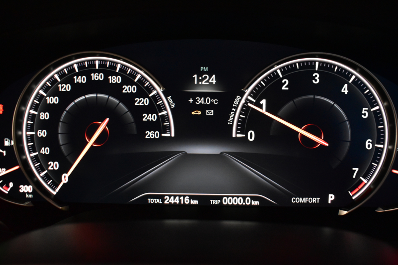 BMW 5シリーズ 530i Mｽﾎﾟｰﾂ 高出力ﾓﾃﾞﾙ ｲﾉﾍﾞｰｼｮﾝ&ｺﾝﾌｫｰﾄ&ﾊｲﾗｲﾝP 全席ﾋｰﾀｰ付黒革 前席ﾏｯｻｰｼﾞ&ﾍﾞﾝﾁﾚｰﾀｰ ｿﾌﾄｸﾛｰｽﾞﾄﾞｱ HUD LEDﾍｯﾄﾞﾗｲﾄ ACC LCW 液晶ﾒｰﾀｰ ﾀｯﾁﾊﾟﾈﾙ対応iﾄﾞﾗｲﾌﾞHDDﾅﾋﾞﾌﾙｾｸﾞ ｼﾞｪｽﾁｬｰ 3Dﾋﾞｭｰ 電動ﾄﾗﾝｸ ﾘﾓｰﾄP 2年保証