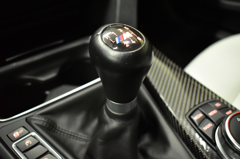 BMW Mシリーズ M4ｸｰﾍﾟ 6速M/T 左ﾊﾝﾄﾞﾙ 期間限定掲載 ﾋｰﾀｰ付ｼﾙﾊﾞｰｽﾄｰﾝ革 ｶｰﾎﾞﾝﾙｰﾌ&ｲﾝﾃﾘｱ HUD ｱﾀﾞﾌﾟﾃｨﾌﾞLEDﾍｯﾄﾞﾗｲﾄ ｵﾌﾟｼｮﾝ19AW 衝突軽減ﾌﾞﾚｰｷ 車線逸脱&歩行者警告  ﾀｯﾁﾊﾟｯﾄﾞiﾄﾞﾗｲﾌﾞHDDﾅﾋﾞ 前後PDC ﾌﾙｾｸﾞ Bｶﾒﾗ iｽﾄｯﾌﾟｽﾏｰﾄｷｰ  2年保証