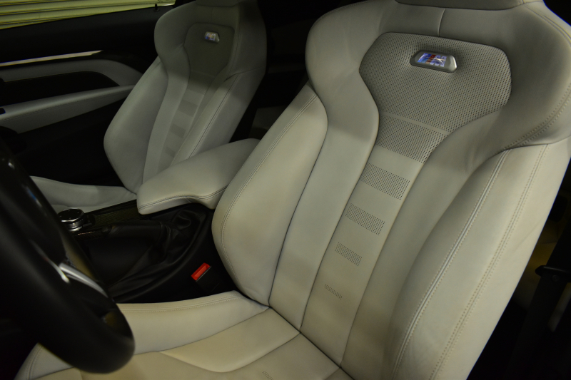 BMW Mシリーズ M4ｸｰﾍﾟ 6速M/T 左ﾊﾝﾄﾞﾙ 期間限定掲載 ﾋｰﾀｰ付ｼﾙﾊﾞｰｽﾄｰﾝ革 ｶｰﾎﾞﾝﾙｰﾌ&ｲﾝﾃﾘｱ HUD ｱﾀﾞﾌﾟﾃｨﾌﾞLEDﾍｯﾄﾞﾗｲﾄ ｵﾌﾟｼｮﾝ19AW 衝突軽減ﾌﾞﾚｰｷ 車線逸脱&歩行者警告  ﾀｯﾁﾊﾟｯﾄﾞiﾄﾞﾗｲﾌﾞHDDﾅﾋﾞ 前後PDC ﾌﾙｾｸﾞ Bｶﾒﾗ iｽﾄｯﾌﾟｽﾏｰﾄｷｰ  2年保証