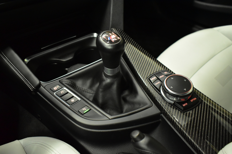 BMW Mシリーズ M4ｸｰﾍﾟ 6速M/T 左ﾊﾝﾄﾞﾙ 期間限定掲載 ﾋｰﾀｰ付ｼﾙﾊﾞｰｽﾄｰﾝ革 ｶｰﾎﾞﾝﾙｰﾌ&ｲﾝﾃﾘｱ HUD ｱﾀﾞﾌﾟﾃｨﾌﾞLEDﾍｯﾄﾞﾗｲﾄ ｵﾌﾟｼｮﾝ19AW 衝突軽減ﾌﾞﾚｰｷ 車線逸脱&歩行者警告  ﾀｯﾁﾊﾟｯﾄﾞiﾄﾞﾗｲﾌﾞHDDﾅﾋﾞ 前後PDC ﾌﾙｾｸﾞ Bｶﾒﾗ iｽﾄｯﾌﾟｽﾏｰﾄｷｰ  2年保証