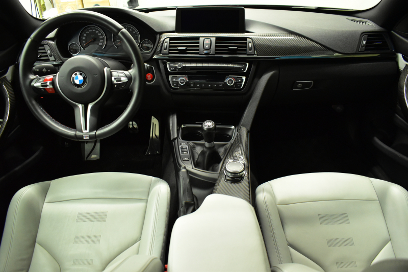 BMW Mシリーズ M4ｸｰﾍﾟ 6速M/T 左ﾊﾝﾄﾞﾙ 期間限定掲載 ﾋｰﾀｰ付ｼﾙﾊﾞｰｽﾄｰﾝ革 ｶｰﾎﾞﾝﾙｰﾌ&ｲﾝﾃﾘｱ HUD ｱﾀﾞﾌﾟﾃｨﾌﾞLEDﾍｯﾄﾞﾗｲﾄ ｵﾌﾟｼｮﾝ19AW 衝突軽減ﾌﾞﾚｰｷ 車線逸脱&歩行者警告  ﾀｯﾁﾊﾟｯﾄﾞiﾄﾞﾗｲﾌﾞHDDﾅﾋﾞ 前後PDC ﾌﾙｾｸﾞ Bｶﾒﾗ iｽﾄｯﾌﾟｽﾏｰﾄｷｰ  2年保証