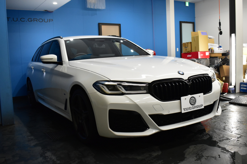 BMW 5シリーズ 530i ﾂｰﾘﾝｸﾞ Mｽﾎﾟｰﾂ LCI後期 ｴｸｽｸﾙｰｼﾌﾞﾅｯﾊﾟﾚｻﾞｰP 全席ﾋｰﾀｰ&前席ﾍﾞﾝﾁﾚｰｼｮﾝ付ｴｸｽｸﾙｰｼﾌﾞﾅｯﾊﾟ黒革 新ﾃﾞｻﾞｲﾝLEDﾍｯﾄﾞﾗｲﾄ ACｼｭﾆｯﾂｧｰ20AW CPMﾛｱﾚｲﾝﾌｫｰｽﾒﾝﾄ 可変ｻｽﾍﾟﾝｼｮﾝ ﾗｲﾌﾞｺｸﾋﾟｯﾄ ACC HUD LCW TV3Dﾋﾞｭｰ 2年保証