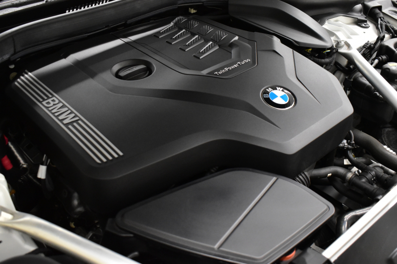 BMW 5シリーズ 530i ﾂｰﾘﾝｸﾞ Mｽﾎﾟｰﾂ LCI後期 ｴｸｽｸﾙｰｼﾌﾞﾅｯﾊﾟﾚｻﾞｰP 全席ﾋｰﾀｰ&前席ﾍﾞﾝﾁﾚｰｼｮﾝ付ｴｸｽｸﾙｰｼﾌﾞﾅｯﾊﾟ黒革 新ﾃﾞｻﾞｲﾝLEDﾍｯﾄﾞﾗｲﾄ ACｼｭﾆｯﾂｧｰ20AW CPMﾛｱﾚｲﾝﾌｫｰｽﾒﾝﾄ 可変ｻｽﾍﾟﾝｼｮﾝ ﾗｲﾌﾞｺｸﾋﾟｯﾄ ACC HUD LCW TV3Dﾋﾞｭｰ 2年保証