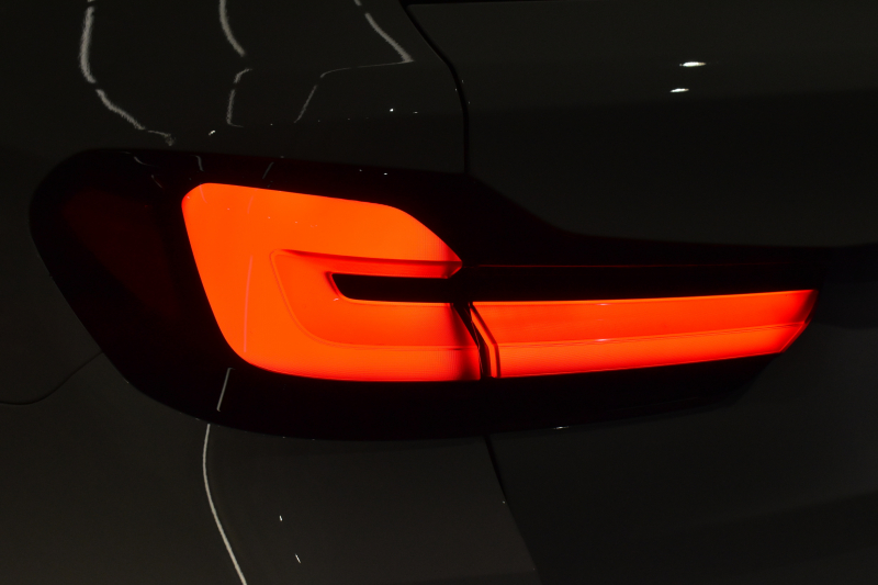 BMW 5シリーズ 530i ﾂｰﾘﾝｸﾞ Mｽﾎﾟｰﾂ LCI後期 ｴｸｽｸﾙｰｼﾌﾞﾅｯﾊﾟﾚｻﾞｰP 全席ﾋｰﾀｰ&前席ﾍﾞﾝﾁﾚｰｼｮﾝ付ｴｸｽｸﾙｰｼﾌﾞﾅｯﾊﾟ黒革 新ﾃﾞｻﾞｲﾝLEDﾍｯﾄﾞﾗｲﾄ ACｼｭﾆｯﾂｧｰ20AW CPMﾛｱﾚｲﾝﾌｫｰｽﾒﾝﾄ 可変ｻｽﾍﾟﾝｼｮﾝ ﾗｲﾌﾞｺｸﾋﾟｯﾄ ACC HUD LCW TV3Dﾋﾞｭｰ 2年保証